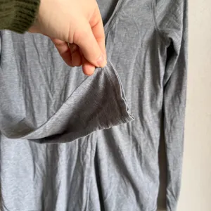 Lululemon Gray Knot a Problem Long Sleeve V-Neck Tee Womens M Athletic thumbnail 3