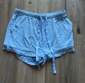 Stars and above shorts thumbnail 1