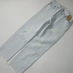 NWT Levi's Wedgie Straight in Thin Ice Destroyed Rigid Denim Crop Jeans 27 $128 thumbnail 4