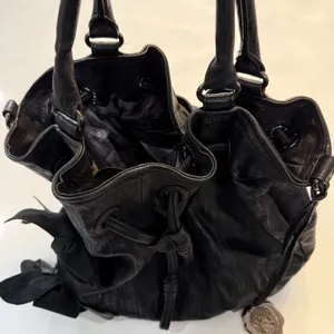 Vince Camuto Black Leather Shoulder Bag Purse with Flowers Leather+Jaquard thumbnail 7