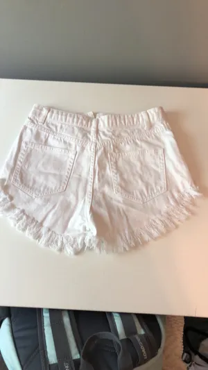 White Jean Shorts Size 0 thumbnail 3
