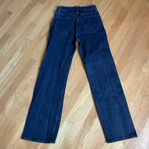 Abercrombie & Fitch The ’90s Relaxed High Rise Jeans Women’s Size 25 Black Straight Leg thumbnail 4