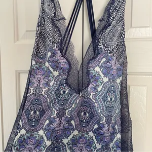 Victoria’s Secret Deep V Satin Lace Paisley Print Slip Dress Intimates Sz Medium thumbnail 8