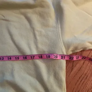Cropped hoodie thumbnail 2