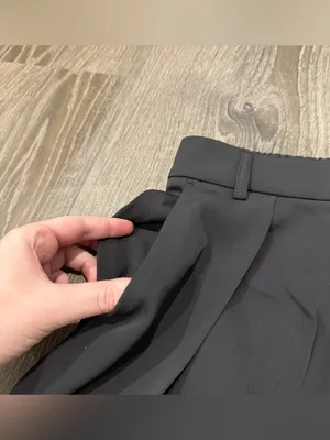 NWT Halara Black Flow Pleated High Rise Shorts thumbnail 3
