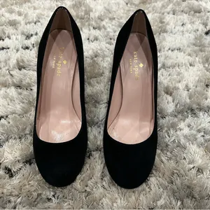Kate Spade New York Suede Round Toe Pumps in Black thumbnail 4