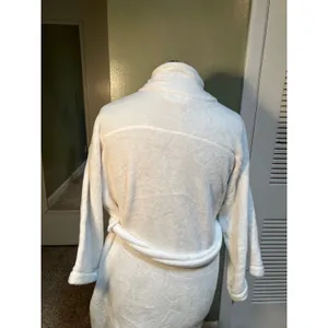 Stars Above Women's Size XL/XXL Plush Robe White Pockets Long Sleeve Wrap Tie thumbnail 7
