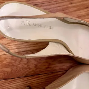 Anne Klein AKNARA Beige Leather Pointed Toe Slingback Kitten Heels Size 8.5M thumbnail 9