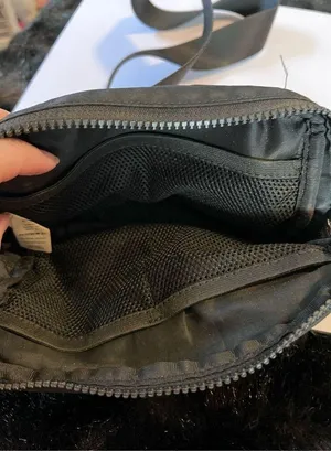 Lululemon Everywhere Belt Bag black yoga exercise thumbnail 4