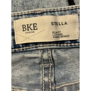 BKE Stella Low Rise Ankle Skinny Jeans Light Acid Wash Distressed Slim Fit thumbnail 3