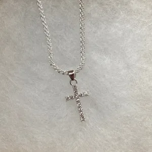 NEW Cubic Zirconia Pave Silver Cross Pendant Necklace 18” Length NIB thumbnail 3