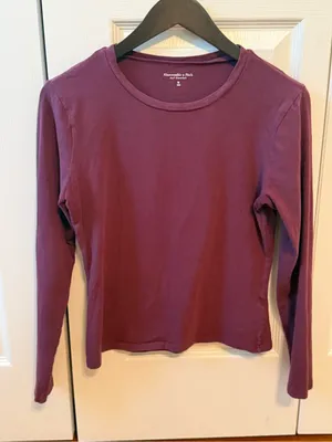 Abercrombie & Fitch A&F Essentials Long Sleeve Crewneck Tee in Purple thumbnail 2