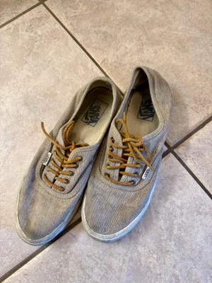 Beige canvas vans off the wall thumbnail 2
