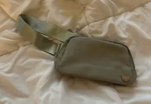 No Boundaries Sage Green Belt Bag Everyday Fanny Pack Crossbody Waist Pouch thumbnail 1