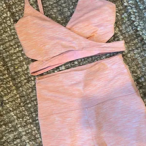 Outdoor Voices Coral Two Piece Sports Bra/Biker Short Combo Size Small thumbnail 5