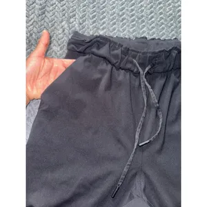 Lululemon‎ Women's Jogger Pants On The Fly Luxtreme Black Size 6 thumbnail 3