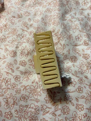 Boutique Hair Clip thumbnail 4