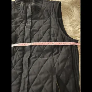 Stylish Black Quilted Vest with Pockets Size L thumbnail 3