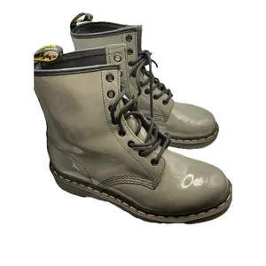 Doc Dr. Martens 1460 YS 8-Eye Gray Patent Leather Combat Boots Women's UK 6 US 8 thumbnail 3