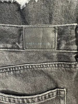 American Eagle Jorts Womens 18 Black Denim 90s Boyfriend Bermuda Raw Hem NWT thumbnail 7