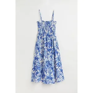 ✨H&M Smocked Sz Medium Dress✨ thumbnail 4