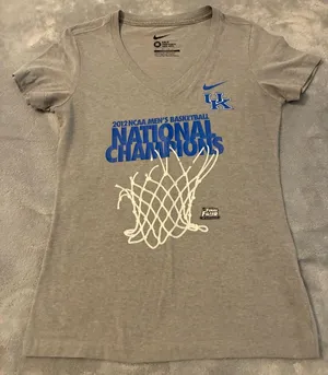 Women’s Nike Gray T-Shirt UK 2012 NCAA Men’s Basketball National Champion Size M thumbnail 1