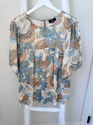 Vici Paisley Short Flutter Sleeve Top in Cream, Blue & Tan thumbnail 2