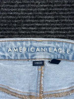 American Eagle Mom Jeans Light Wash High Rise Women’s 6 R Strigid Tapered 90s thumbnail 7