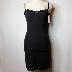 NWT Skims Fits Everybody Lace Slip Dress thumbnail 3