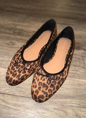 Old Navy Flats Ballet thumbnail 1