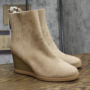 Universal Thread Womens Cypress Winter Boots 88375526 Taupe Brown 9M thumbnail 1
