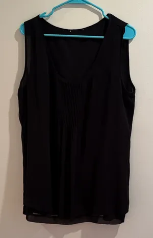 Elegant Black Sleeveless Top Size Large thumbnail 1