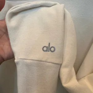 Alo yoga Air Land Ocean Crew Pullover - white thumbnail 2