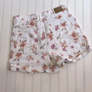 American Eagle floral mom shorts thumbnail 5