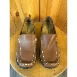 Thom McAn Size 7 Women Leather Shoes Slip on Flat Heel Comfort Loafers thumbnail 2