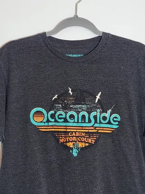 The Walking Dead Supply Drop Oceanside Cabin Motor Court Graphic Tee Size Large thumbnail 2