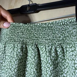 HAVE Women’s Skort Large Green Ruffle Wrap‎ Look Elastic Waist NWT thumbnail 7