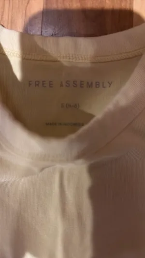 Free assembly tank top thumbnail 2