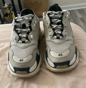Balenciaga 100% Authentic  Triple S Sneakers thumbnail 8