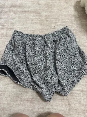 Lululemon hotty hot shorts 4” size 8 thumbnail 4