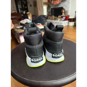 Sorel Out 'N About III Puffy Zip Boots, featuring a cozy quilted black nylon 9.5 thumbnail 2