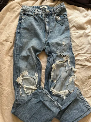 PacSun Boyfriend Ripped Jeans thumbnail 1