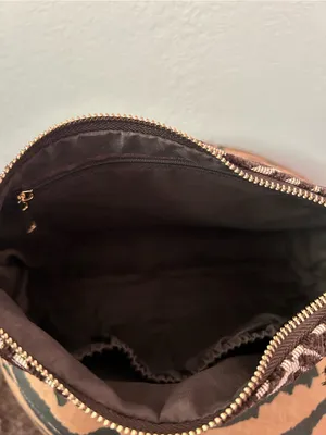 NEW Vince Camuto Brown Textured Zebra Print Large Makeup Cosmetic Pouch Bag thumbnail 4