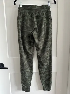 Lululemon camo joggers thumbnail 5