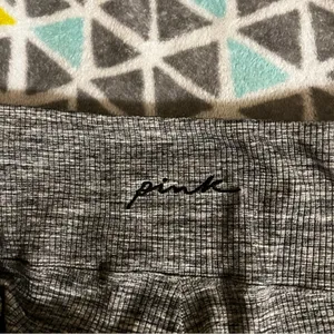 PINK - Victoria's Secret Yoga 7/8 leggings thumbnail 2