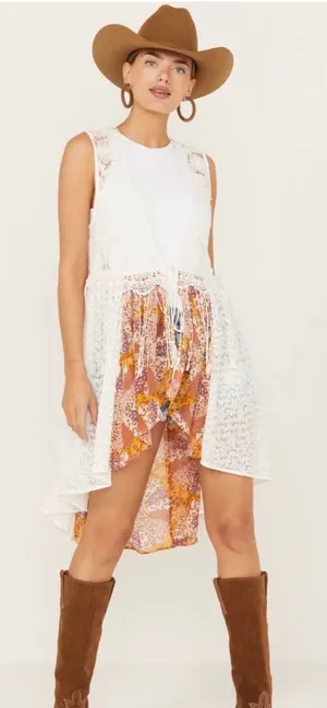Miss Me Ditzy Floral Duster Vest XS White Lace Floral Fringe Boho‎ Crochet thumbnail 1