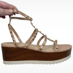 Vince Camuto “Pemolie” Studded Platform Wedge Sandals Tan Women’s Size 9.5 thumbnail 9