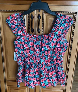 Old Navy Floral Top thumbnail 2