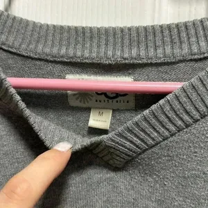 UGG AUSTRALIA GRAY VNECK OVERSIZED SWEATER thumbnail 3