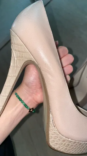 Nine West Nude Pumps thumbnail 5